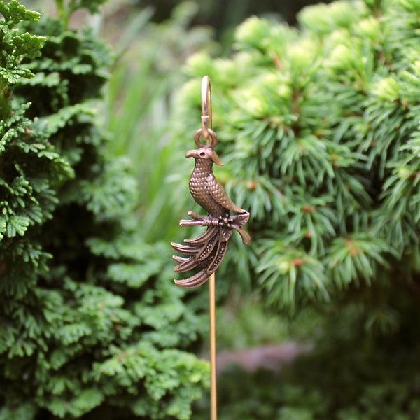 Hanging Parrot with Shepherd's Hook