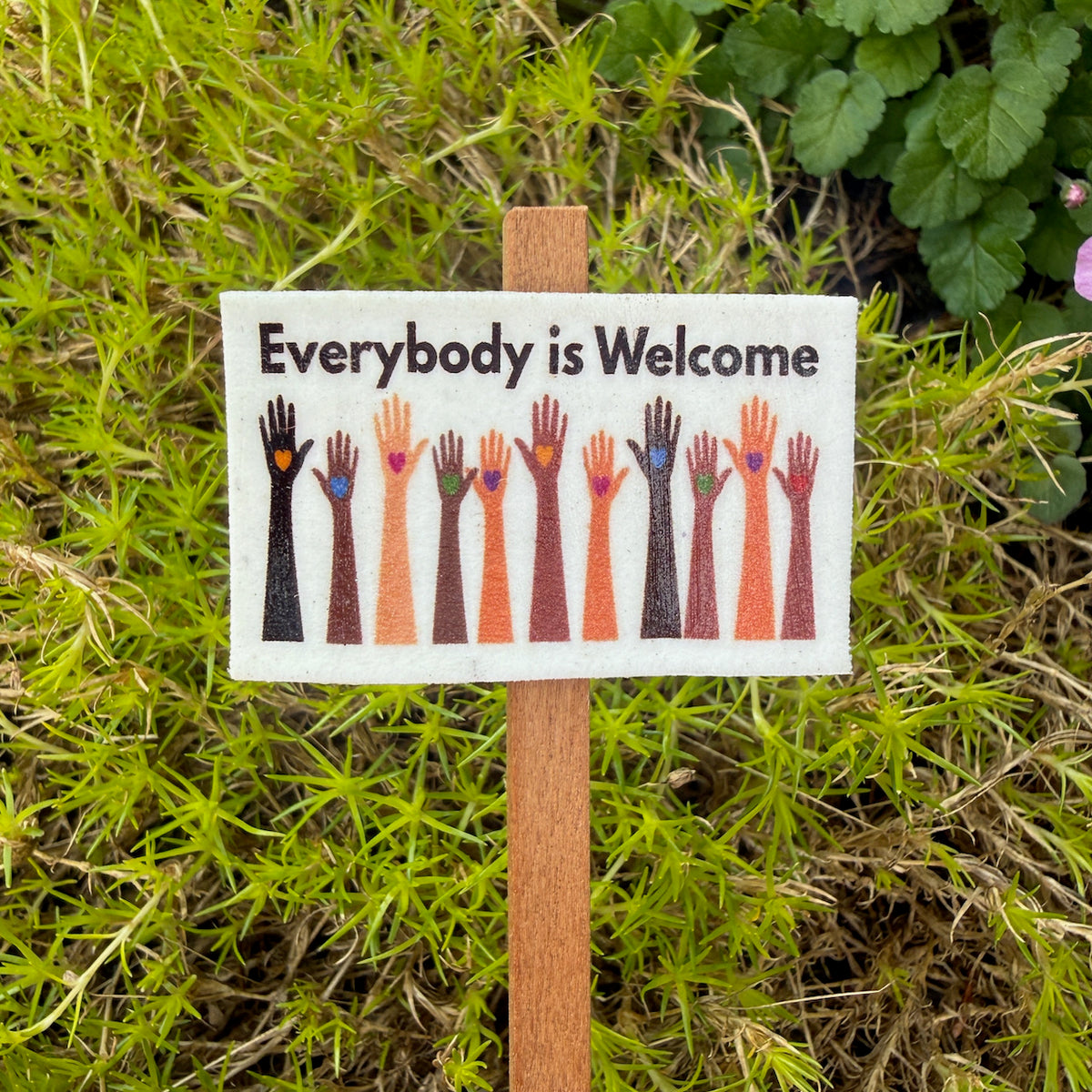 Miniature Garden Sign: Everybody is Welcome