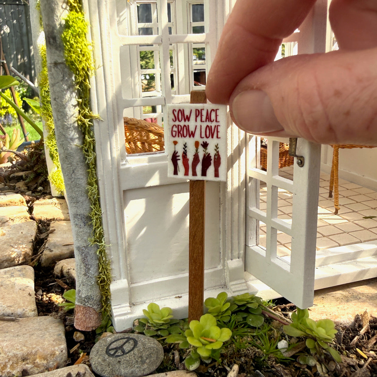 Miniature Garden Sign: Sow Peace, Grow Love