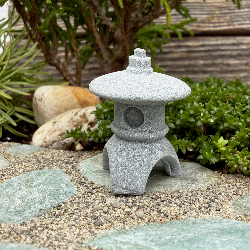 Mini Stone Lantern, Flat Top, Staked