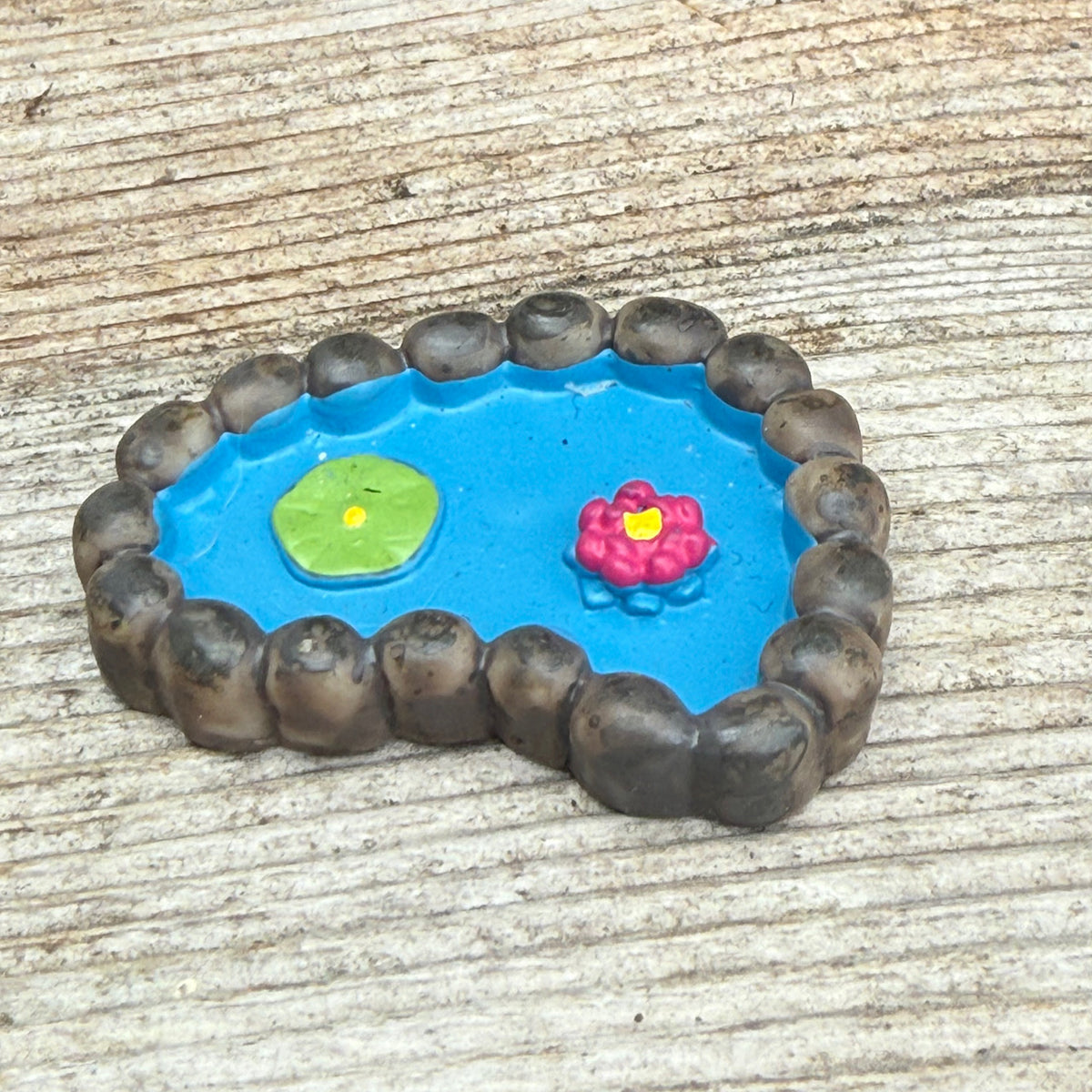 Tiny Lily Pad Pond, Kidney Shape