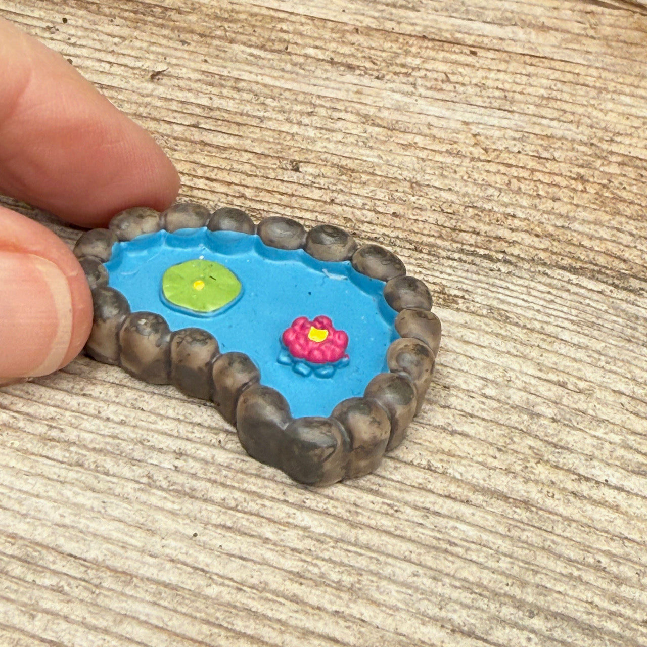 Tiny Lily Pad Pond, Kidney Shape