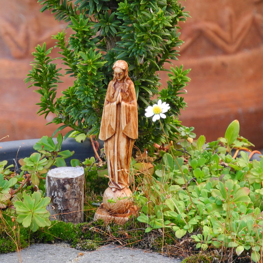 Lady of the Universe, Faux Wood, Staked