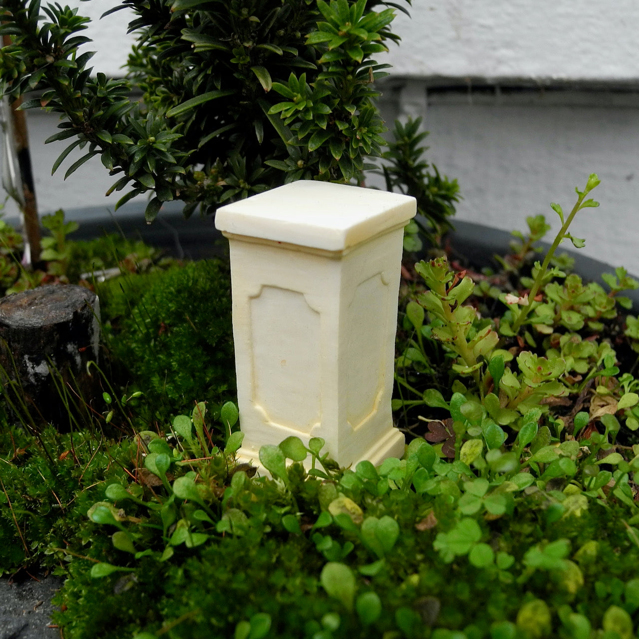Miniature Pedestal, Ivory