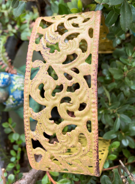 Pretty Mini Garden Arbor, Metal