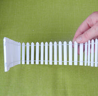 White Wood Fence, 16" with Stakes
