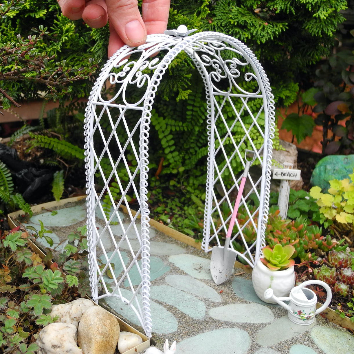 Mini Garden Arbor, White, Metal