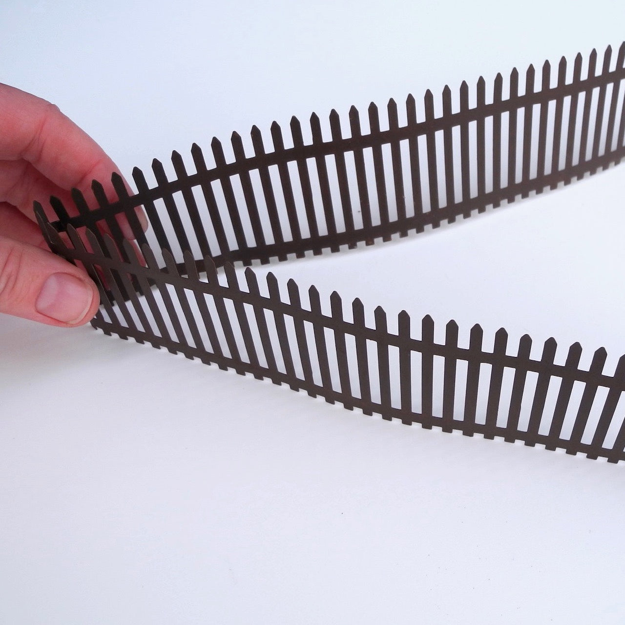 Metal Rustic Picket Fence with Stakes